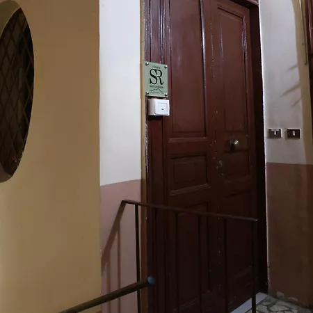 5 Santi Konukevi Napoli